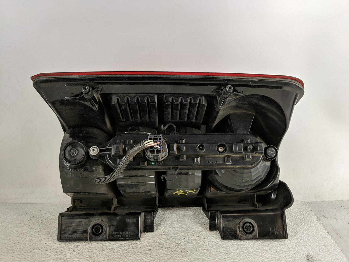 2008-2012 Jeep Liberty Tail Light Assembly Passenger Right OEM P/N:55157346AB Fits Fits 2008 2009 2010 2011 2012 OEM Used Au