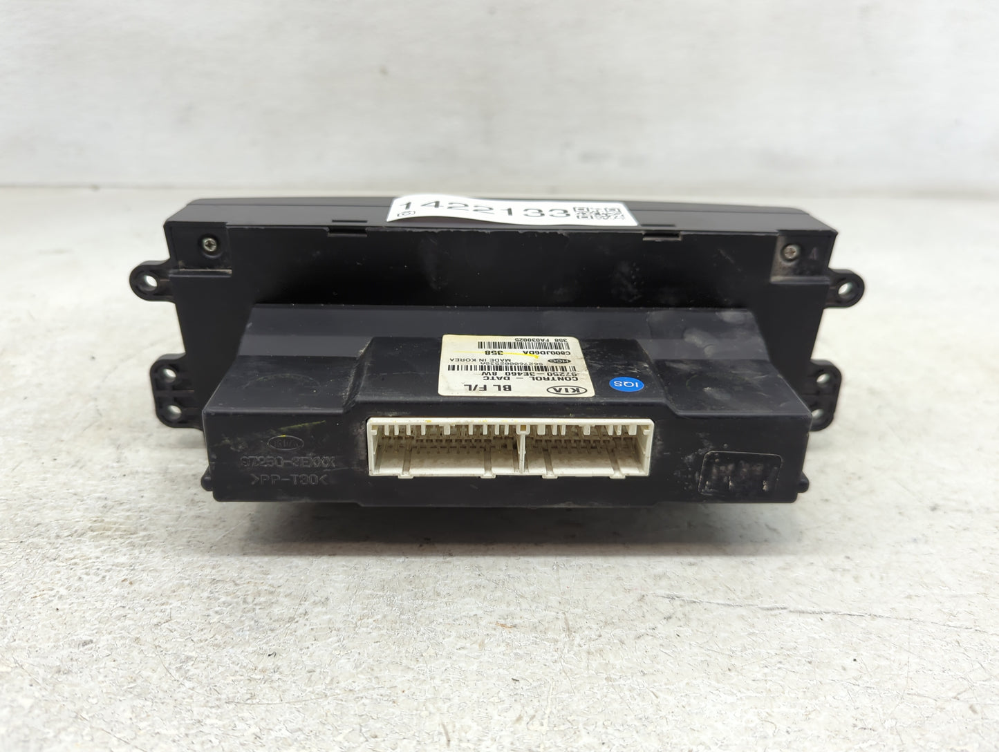 2007-2009 Kia Sorento Climate Control Module Temperature AC/Heater Replacement P/N:97250-3E460 S6276000253SA Fits OEM Used A