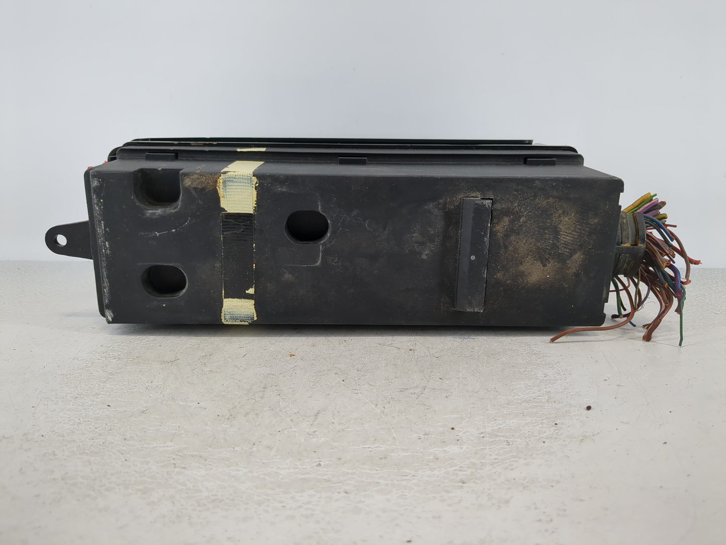 2007-2009 Land Rover Lr3 Fusebox Fuse Box Panel Relay Module P/N:T5 EJBM01 ECC01 Fits Fits 2007 2008 2009 OEM Used Auto Part