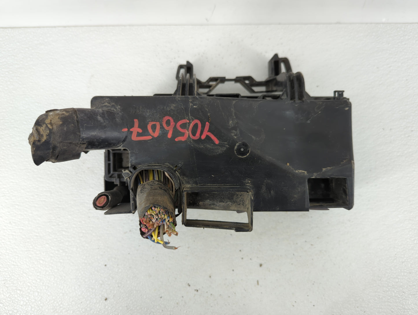 2009-2012 Lincoln Mks Fusebox Fuse Box Panel Relay Module P/N:8A5T-14A003-AA 8G1T-14A003-A0 Fits Fits 2009 2010 2011 2012 OE