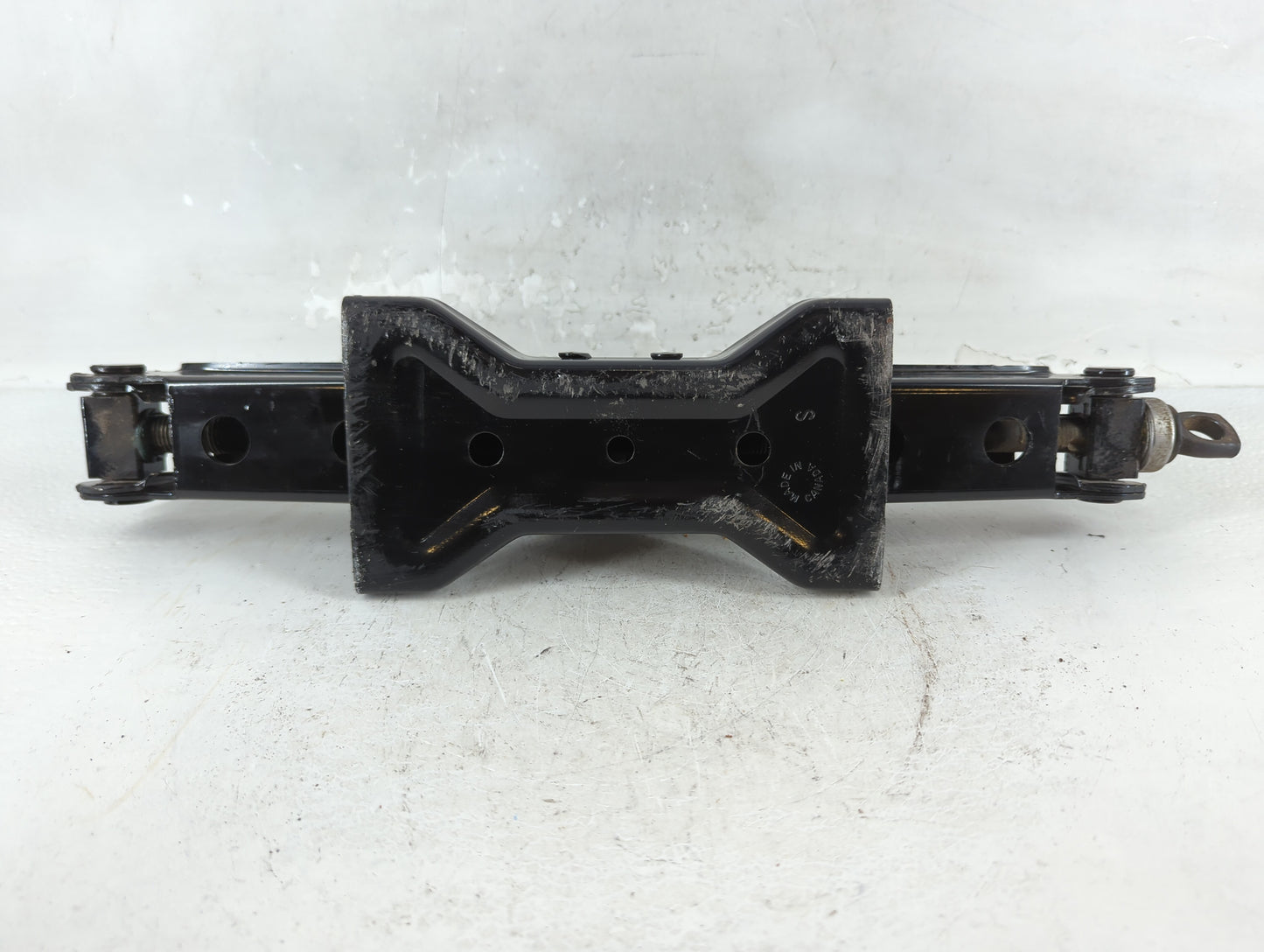 2009 Lincoln Navigator Spare Scissor Car Jack 941513 - Oemusedautoparts1.com