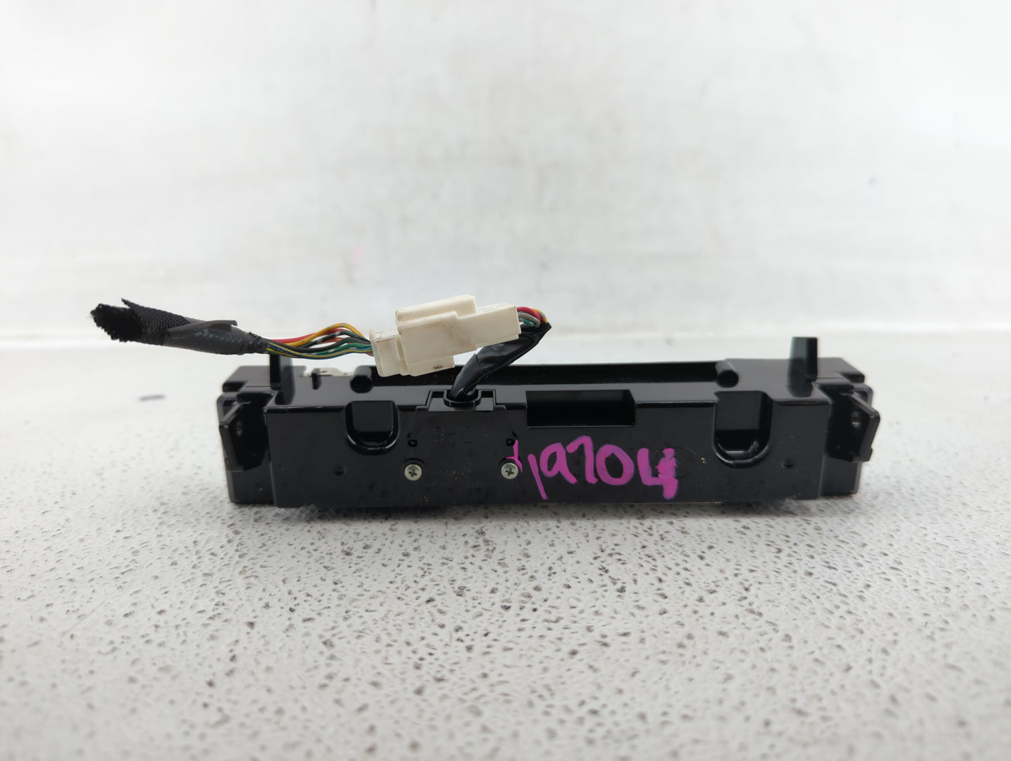 2008-2009 Mazda 3 Radio AM FM Cd Player Receiver Replacement Fits Fits 2008 2009 OEM Used Auto Parts - Oemusedautoparts1.com
