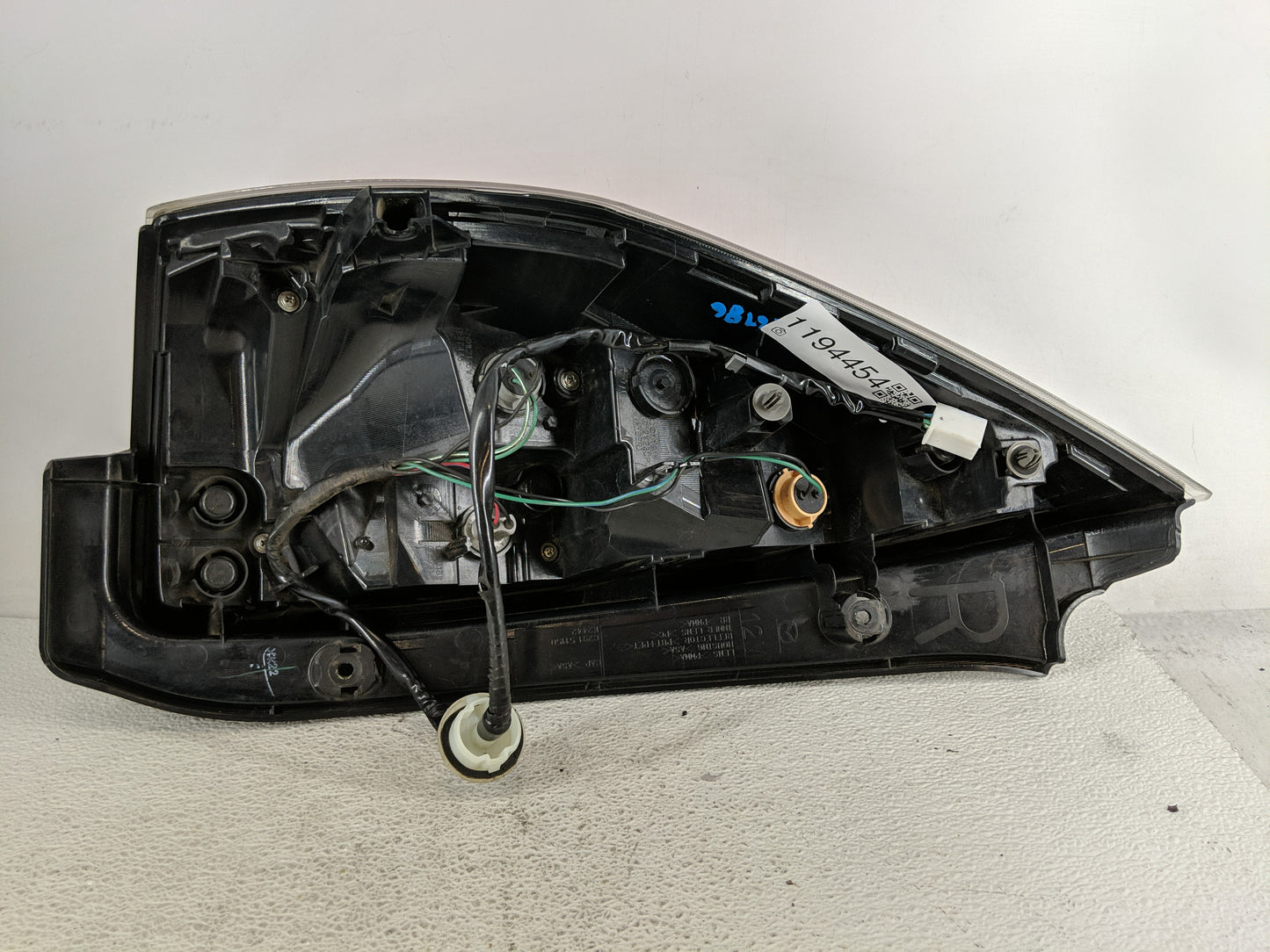 2008-2010 Mazda 5 Tail Light Assembly Passenger Right OEM P/N:C291 51160 Fits Fits 2008 2009 2010 OEM Used Auto Parts - Oemu
