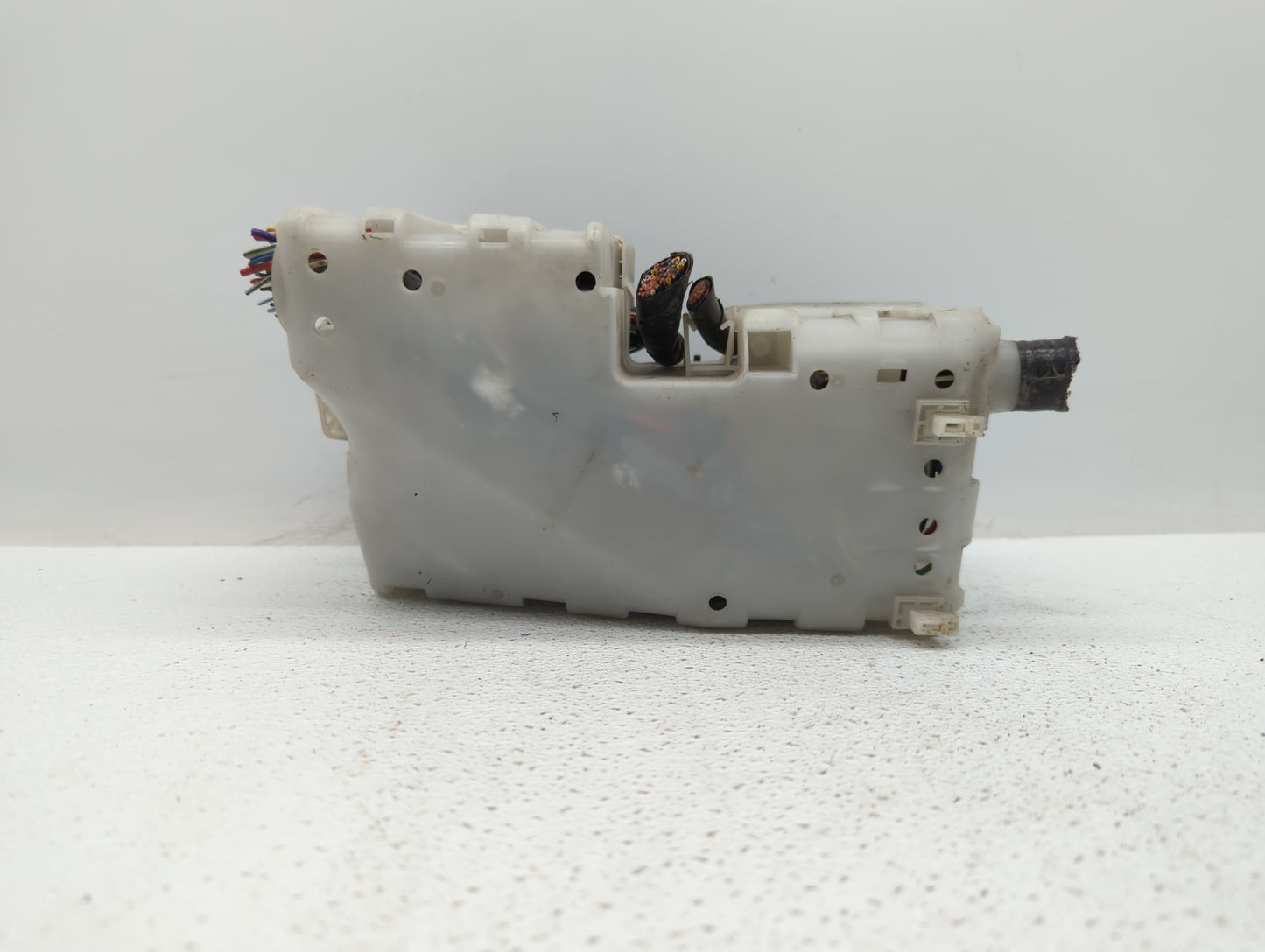 2008-2010 Mazda 5 Fusebox Fuse Box Panel Relay Module P/N:CD84 66 760 Fits Fits 2008 2009 2010 OEM Used Auto Parts - Oemused