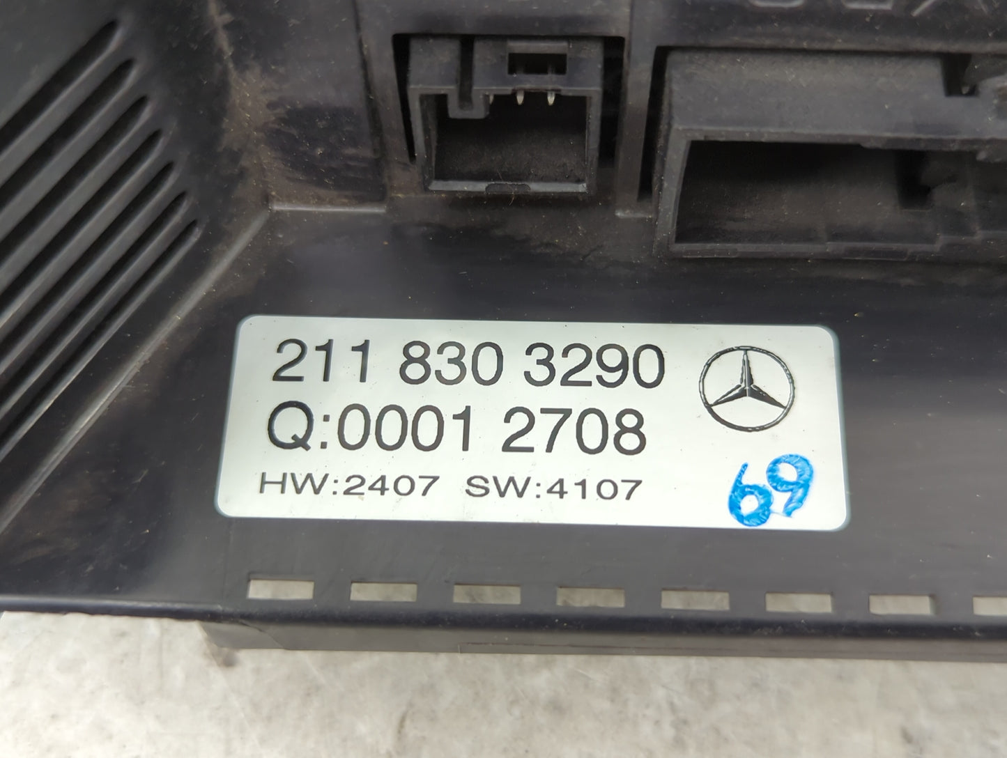 2009 Mercedes-Benz E350 Climate Control Module Temperature AC/Heater Replacement P/N:211 830 3290 Fits OEM Used Auto Parts -