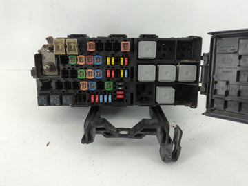 2008-2009 Mercury Sable Fusebox Fuse Box Panel Relay Module P/N:6E5T-14A003-AB Fits Fits 2008 2009 OEM Used Auto Parts