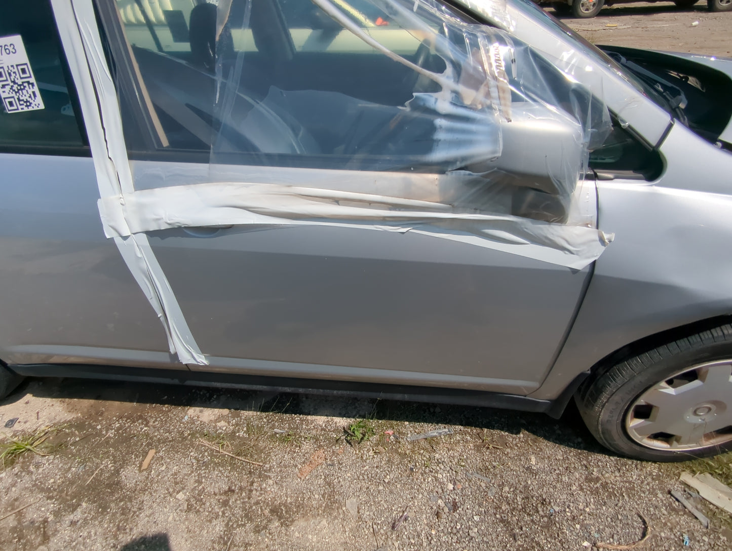 2007-2012 Nissan Versa Passenger Front Door Oem - Oemusedautoparts1.com