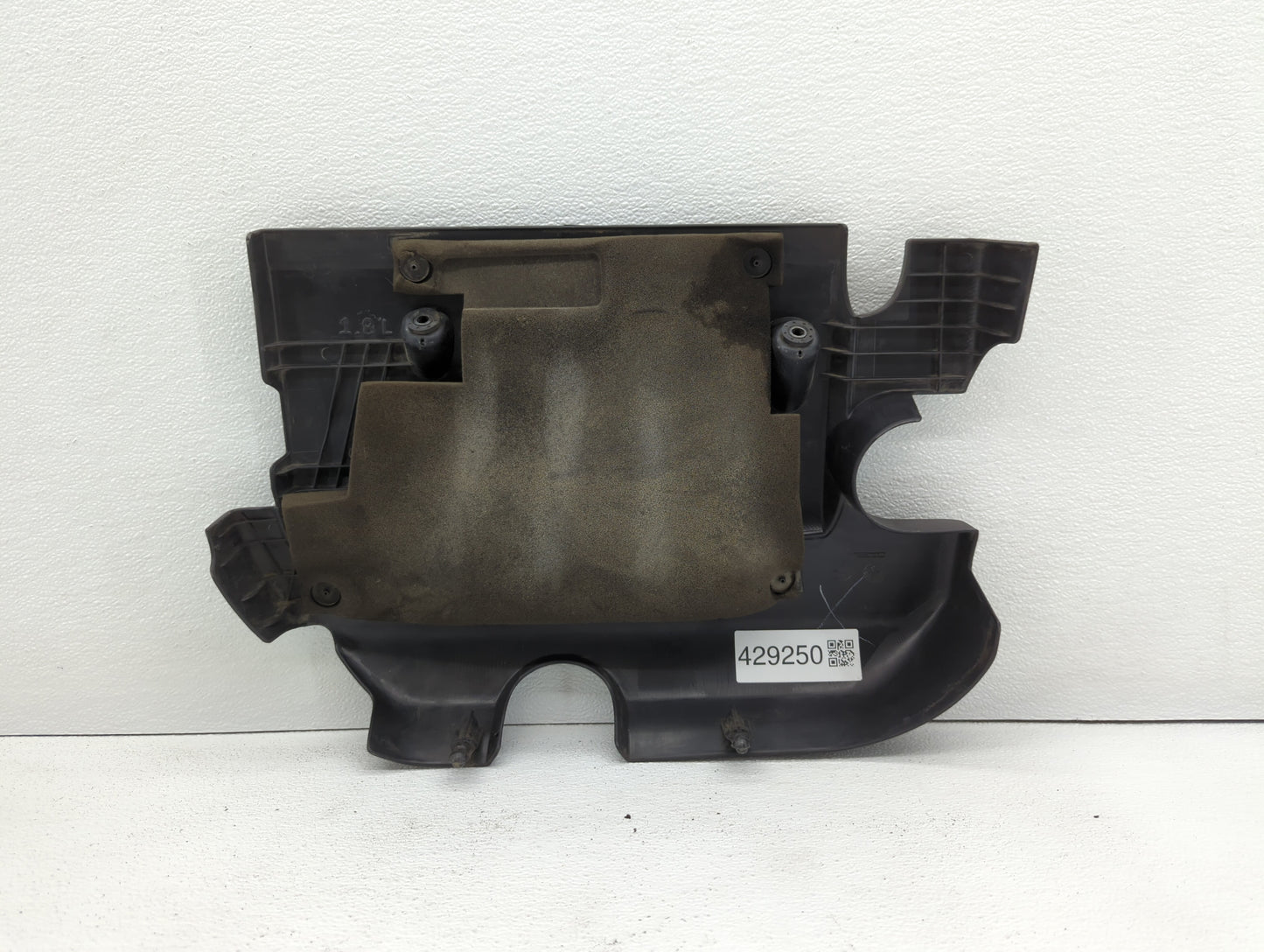 2009 Nissan Versa Engine Cover - Oemusedautoparts1.com