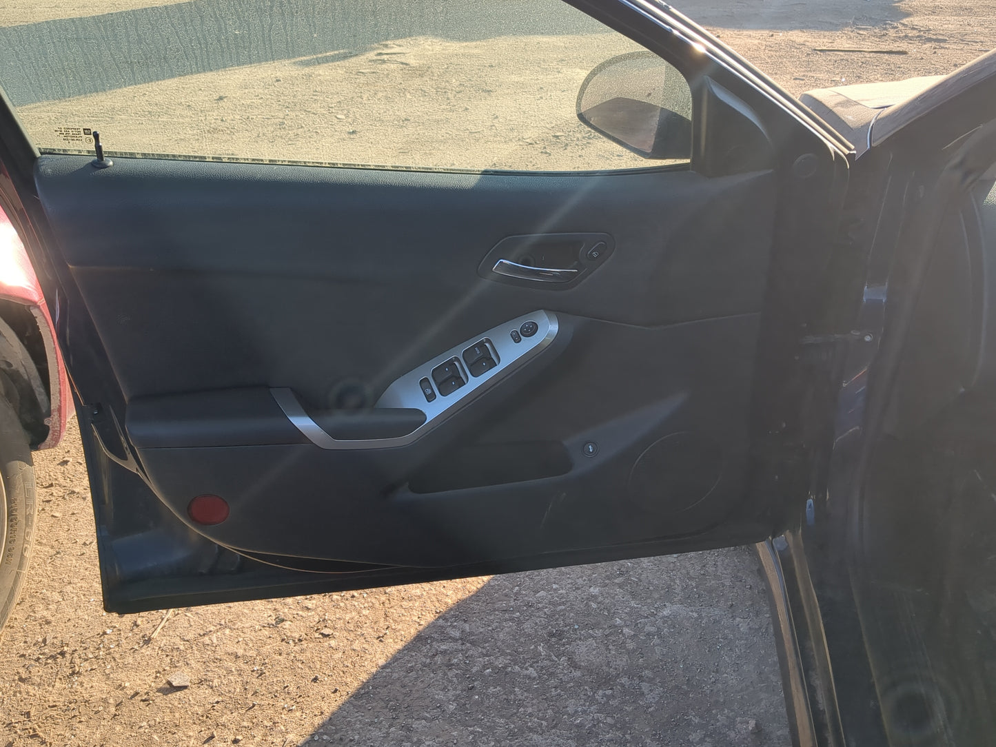 2005-2010 Pontiac G6 Driver Front Door Oem 1198432 - Oemusedautoparts1.com