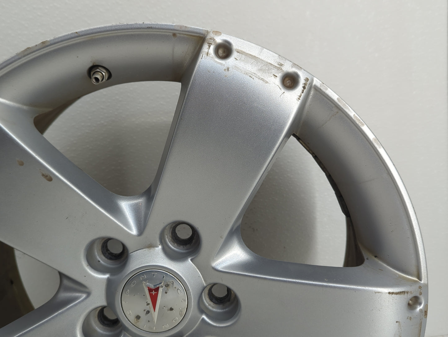 2006-2009 Pontiac Torrent Oem Wheel Rim Silver - Oemusedautoparts1.com
