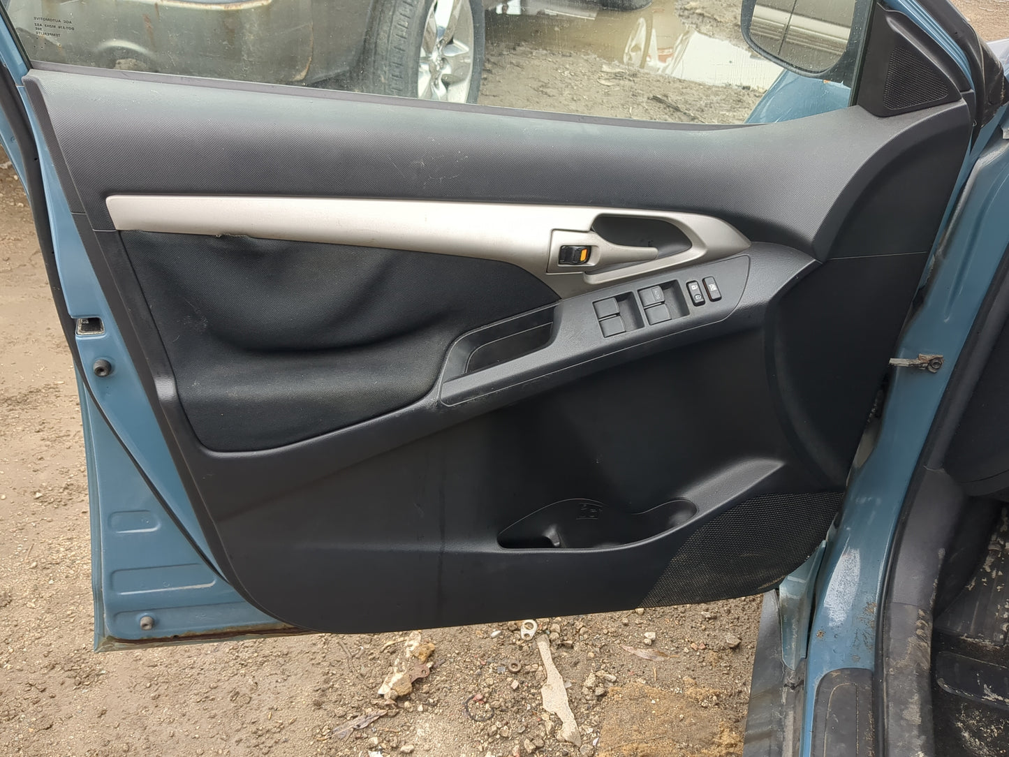 2009 Pontiac Vibe Front Left Driver Interior Door Panel Trim - Oemusedautoparts1.com