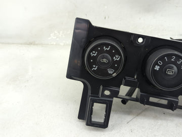 2009-2010 Pontiac Vibe Climate Control Module Temperature AC/Heater Replacement P/N:5590175D401 Fits Fits 2009 2010 OEM Used Auto Parts