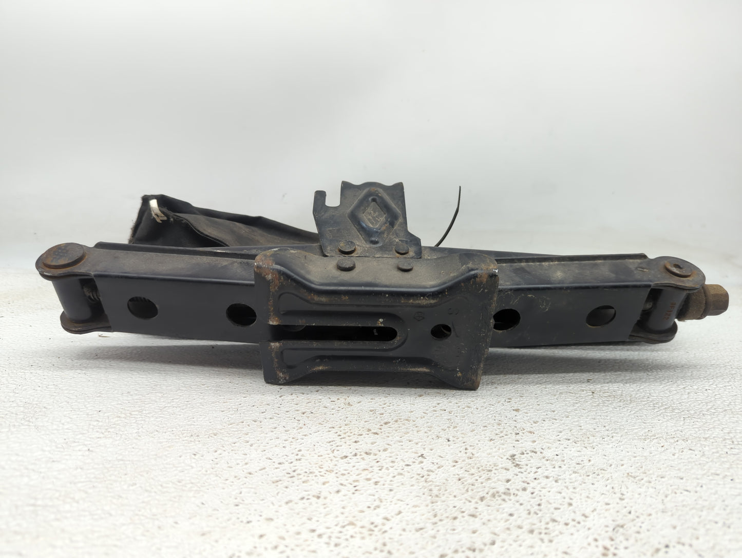 2009 Ram 2500 Spare Scissor Car Jack - Oemusedautoparts1.com