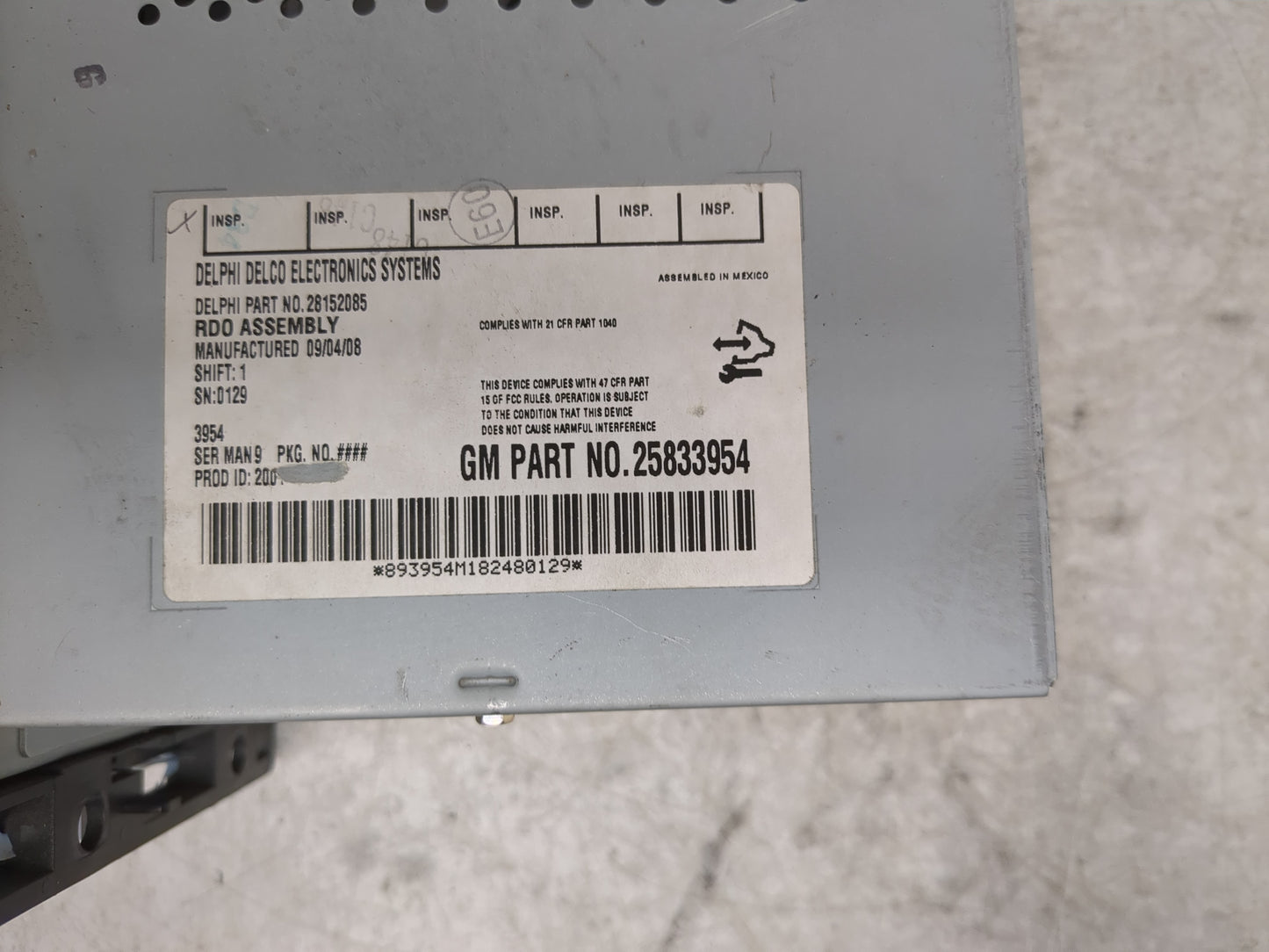 2009 Saturn Aura Radio AM FM Cd Player Receiver Replacement P/N:25833954 Fits OEM Used Auto Parts - Oemusedautoparts1.com