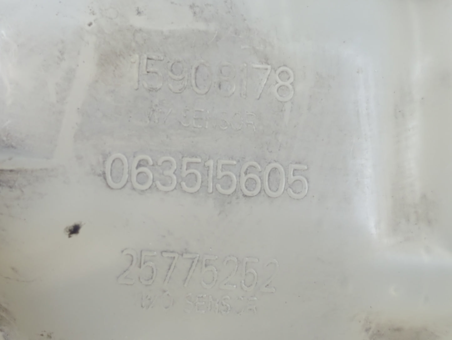 2009 Saturn Aura Radiator Coolant Overflow Expansion Tank Bottle 1191097 - Oemusedautoparts1.com