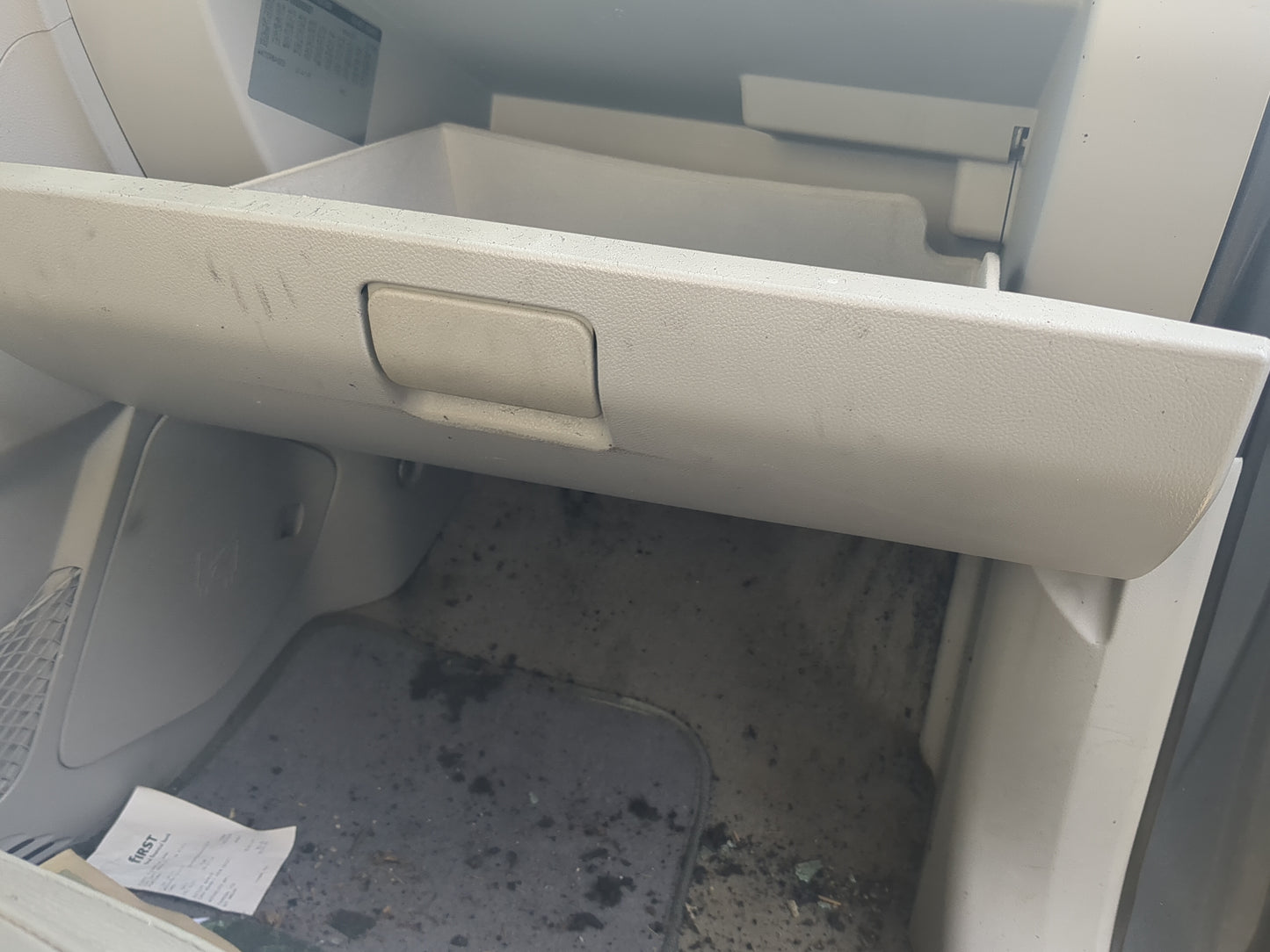 2009 Saturn Vue Passenger Glove Box Door Storage Compartment - Oemusedautoparts1.com