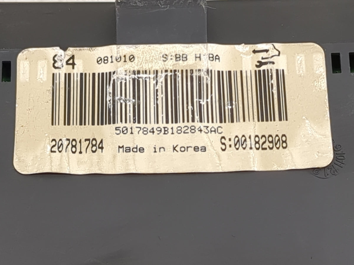 2009 Saturn Vue Instrument Cluster Speedometer Gauges P/N:20781784 Miles:1K Fits OEM Used Auto Parts - Oemusedautoparts1.com