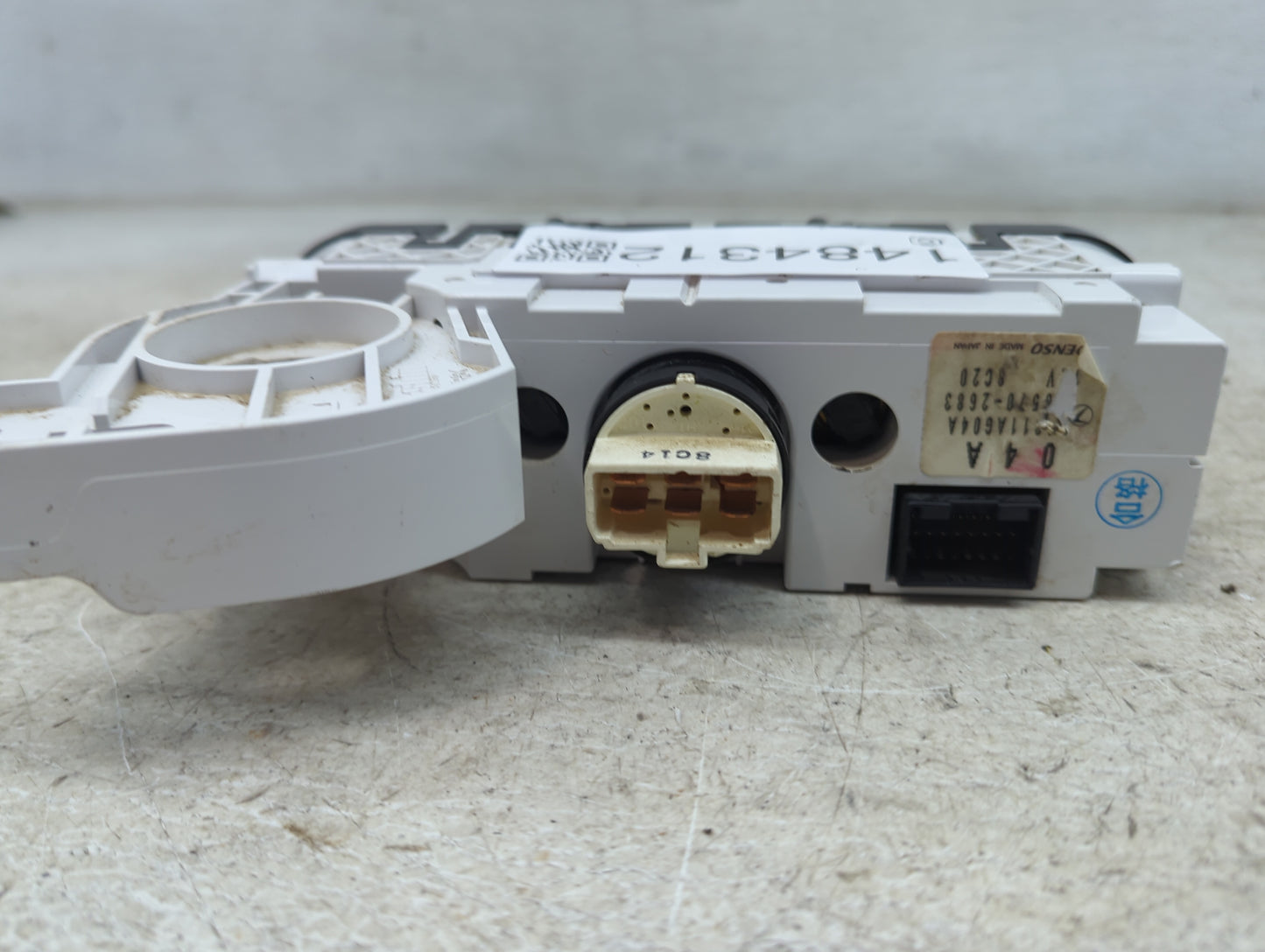 2005-2009 Subaru Legacy Climate Control Module Temperature AC/Heater Replacement P/N:211A604A 3570-2683 Fits OEM Used Auto P