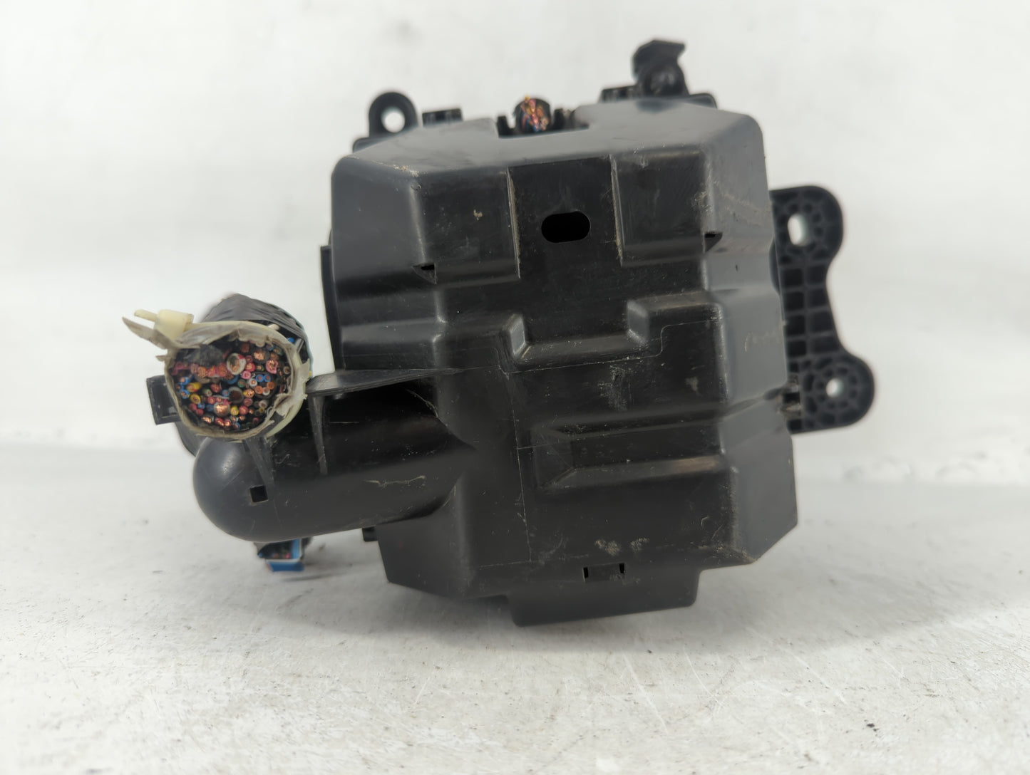 2009 Suzuki Vitara Fusebox Fuse Box Panel Relay Module Fits Fits 2006 2007 2008 OEM Used Auto Parts - Oemusedautoparts1.com