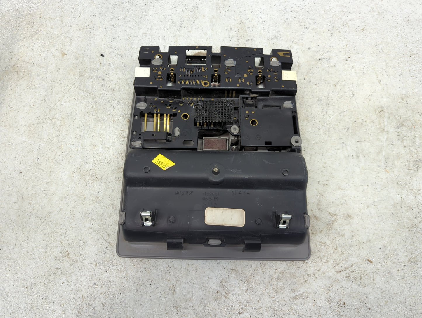 2009 Toyota Camry Overhead Roof Console 1430054 - Oemusedautoparts1.com