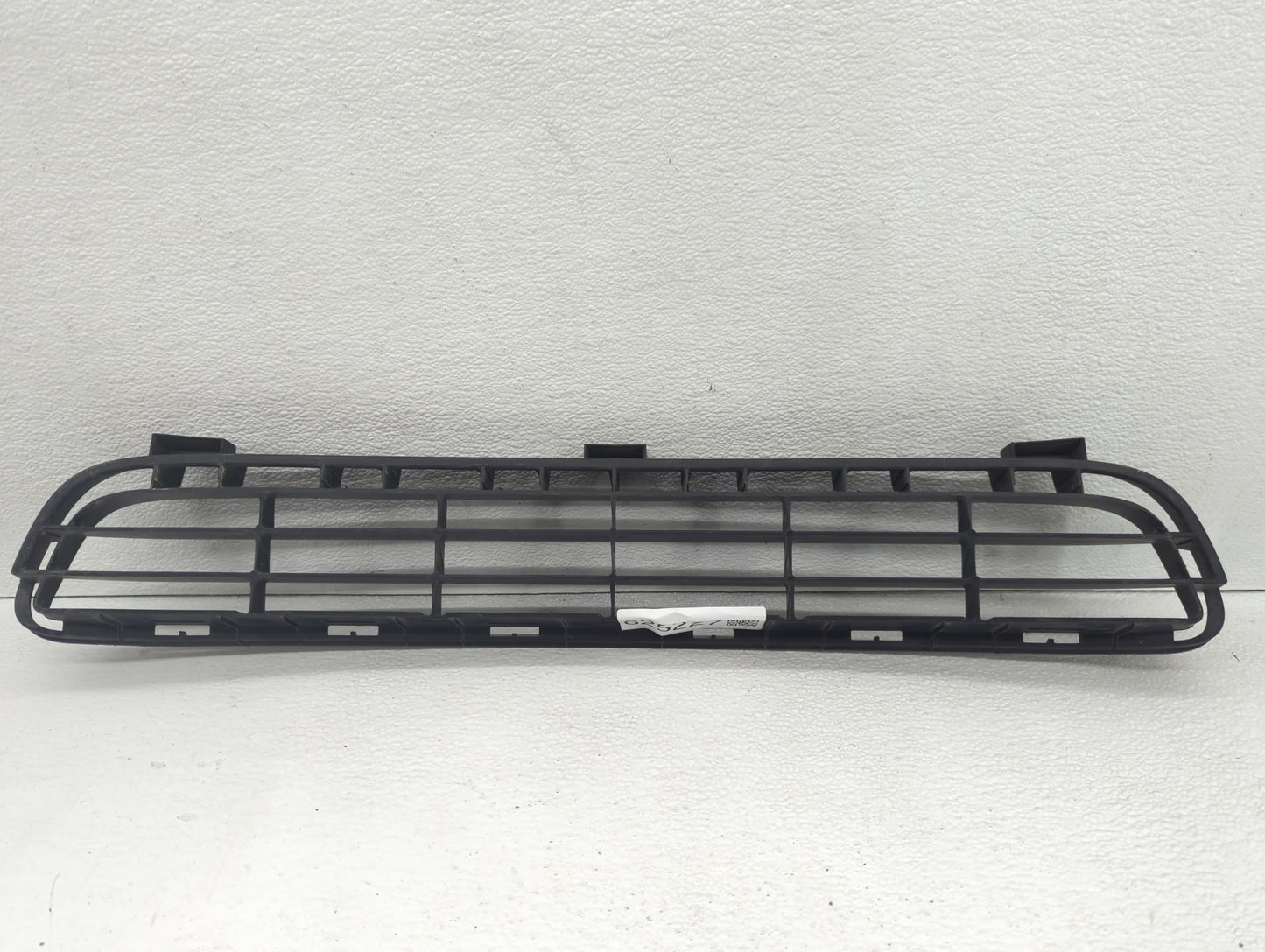 2009 Toyota Camry Front Grille Bumper Not Included - Oemusedautoparts1.com