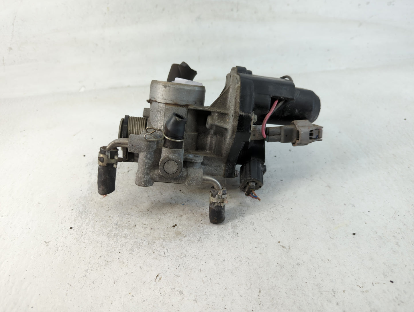 2001-2009 Toyota Prius Throttle Body Fits Fits 2001 2002 2003 2004 2005 2006 2007 2008 2009 OEM Used Auto Parts - Oemusedaut