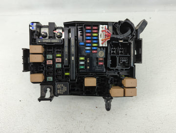 2006-2011 Toyota Yaris Fusebox Fuse Box Panel Relay Module P/N:82662-52301 Fits Fits 2006 2007 2008 2009 2010 2011 OEM Used Auto Parts