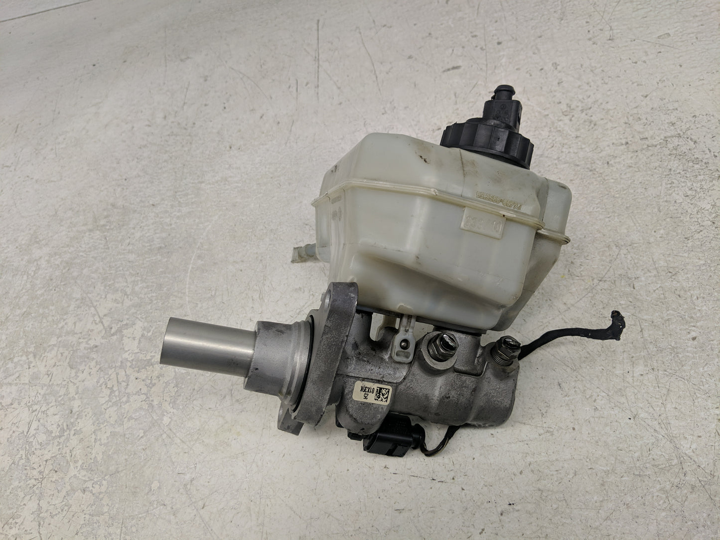 2009-2017 Volkswagen Cc Brake Master Cylinder - Oemusedautoparts1.com