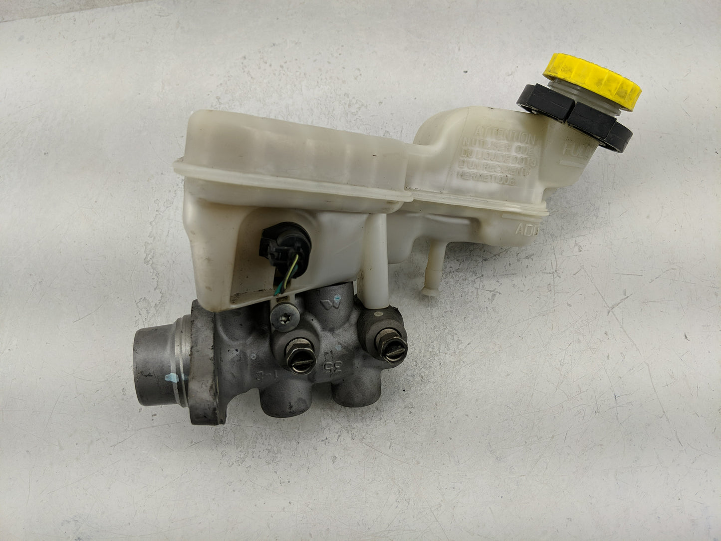 Volkswagen Jetta Brake Master Cylinder - Oemusedautoparts1.com
