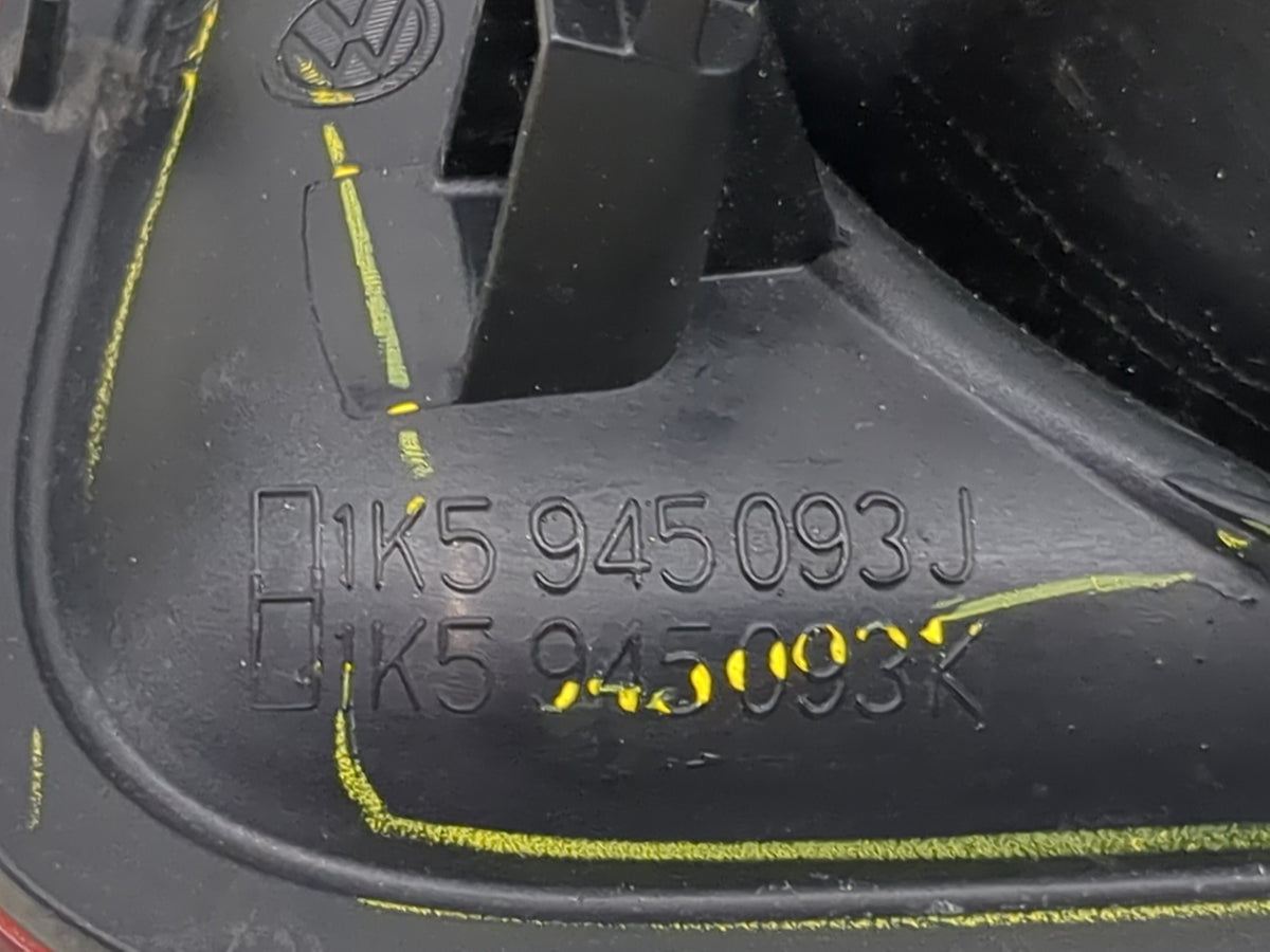 2005-2007 Volkswagen Jetta Driver Left Side Deck Lid Mounted Tail Light 1513687 - Oemusedautoparts1.com