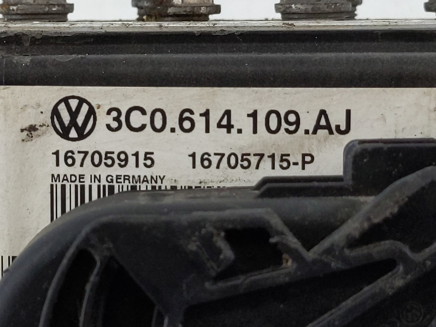 2009-2010 Volkswagen Passat ABS Pump Control Module Replacement P/N:3C0 614 109 AJ 16705915 Fits Fits 2009 2010 OEM Used Aut