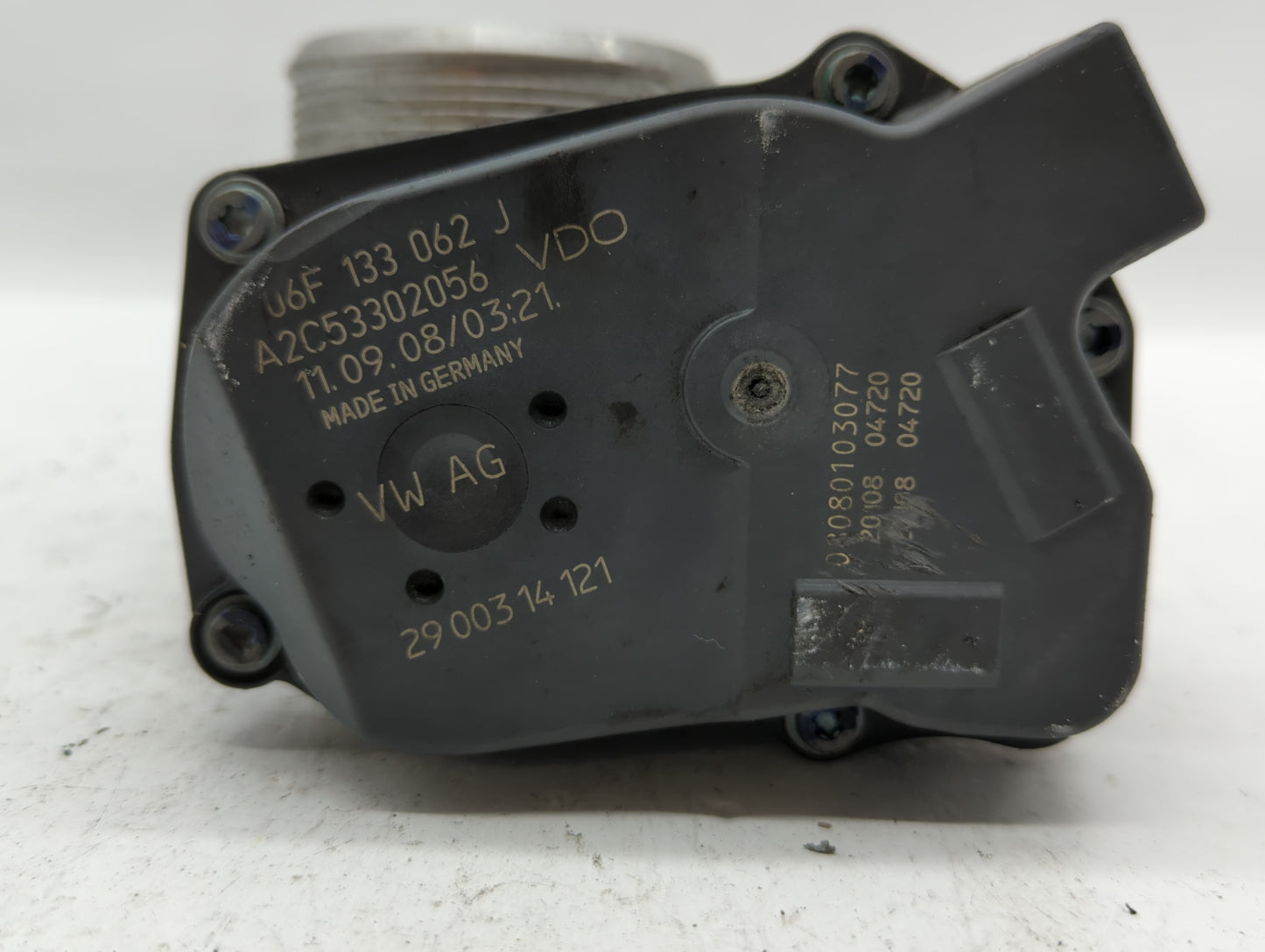 2006-2010 Volkswagen Passat Throttle Body P/N:06F 133 062 Q 06F 133 062 T Fits OEM Used Auto Parts - Oemusedautoparts1.com
