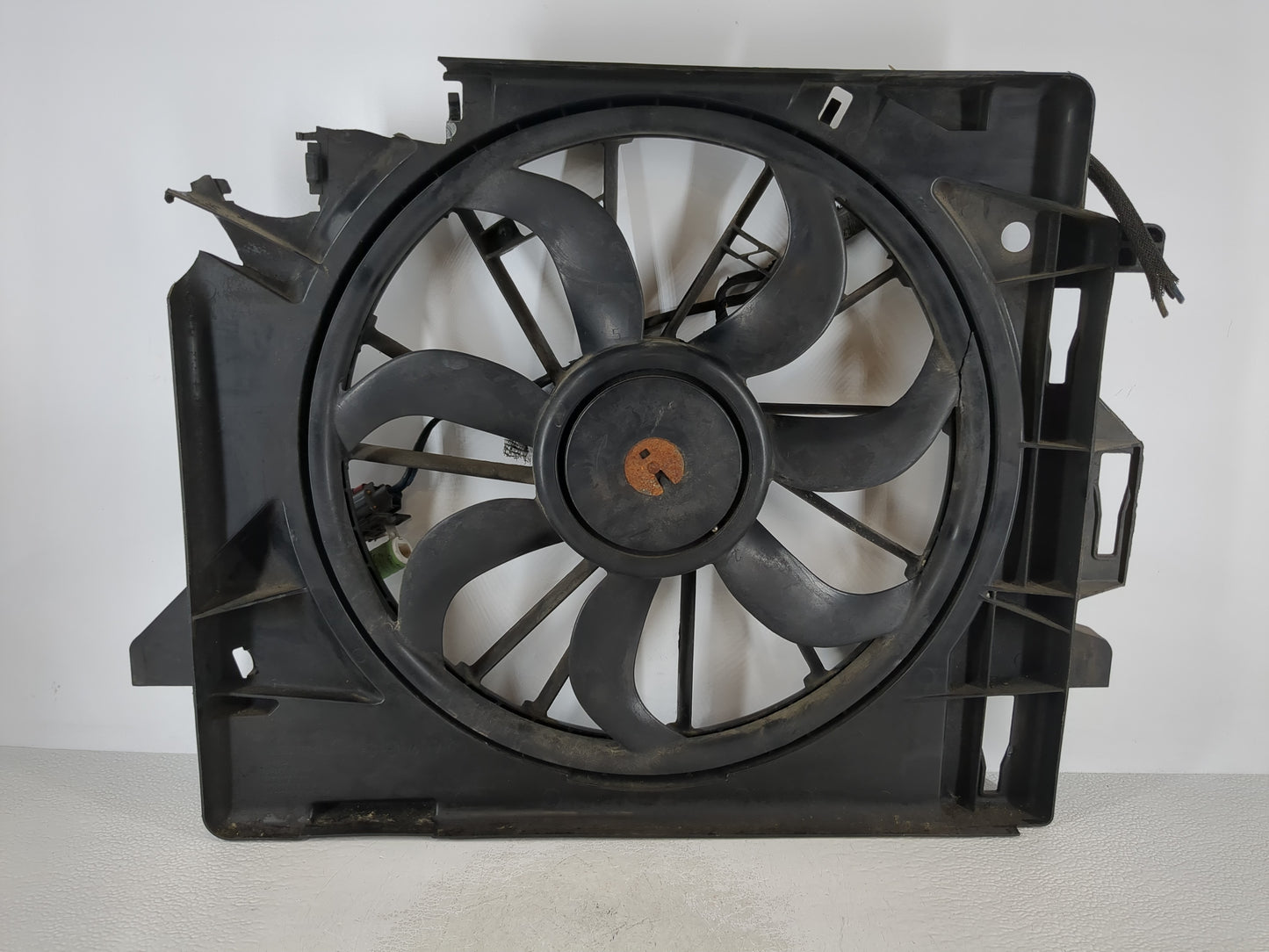 2009-2010 Volkswagen Routan Electric Radiator Cooling Fan Motor Assembly - Oemusedautoparts1.com