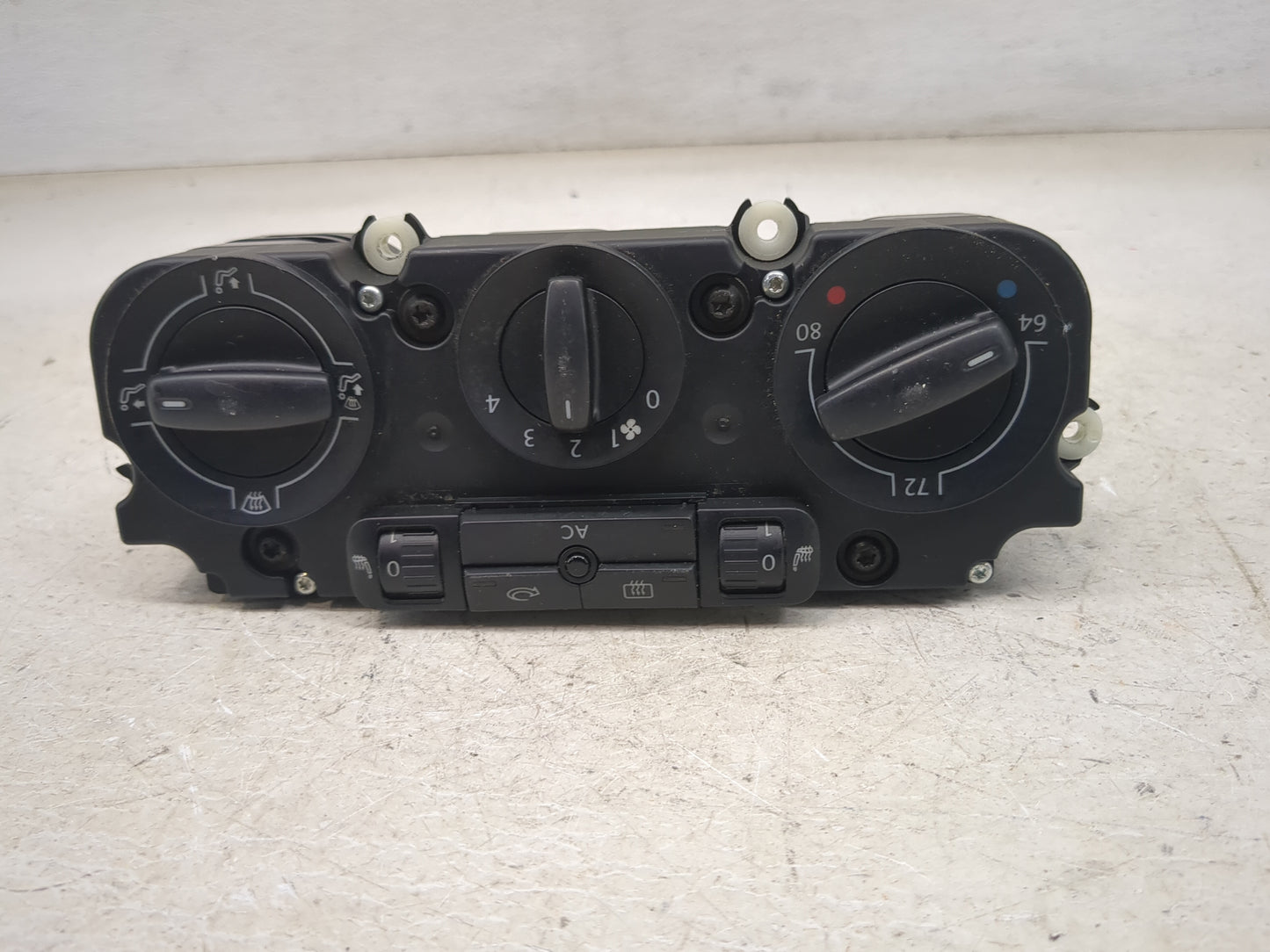 2009 Volkswagen Tiguan Climate Control Module Temperature AC/Heater Replacement P/N:5M1820045A 5HB00932701 Fits OEM Used Aut