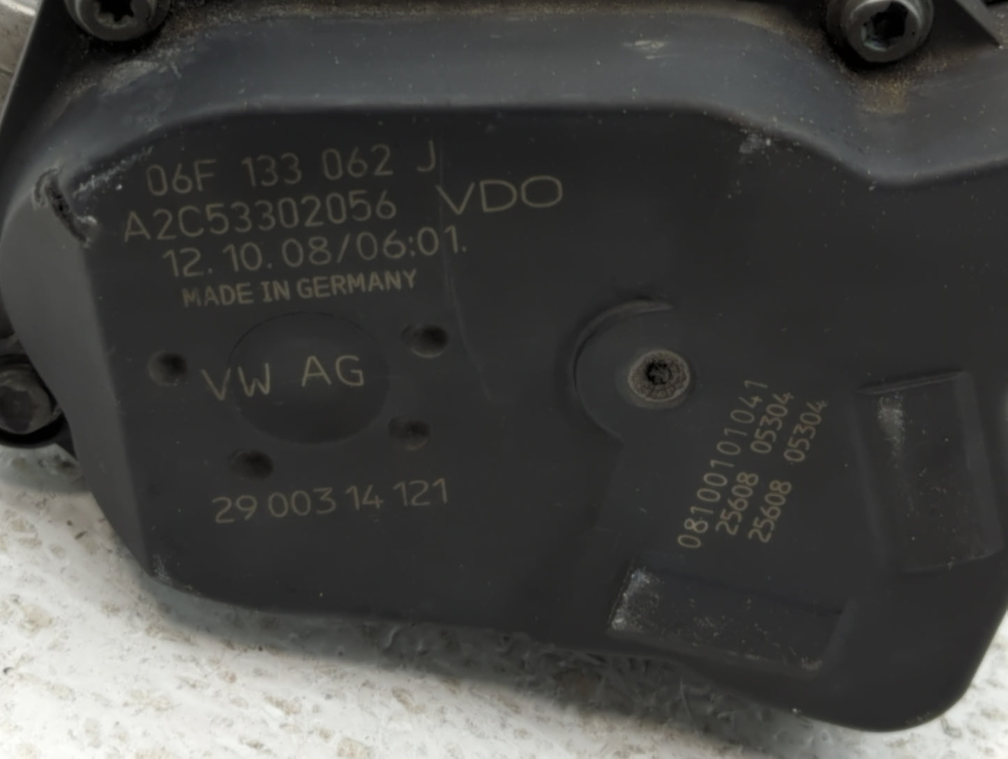 2009-2018 Volkswagen Tiguan Throttle Body P/N:06F 133 062 J Fits OEM Used Auto Parts - Oemusedautoparts1.com