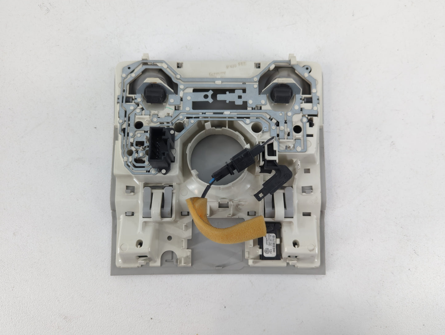 2009 Volkswagen Tiguan Overhead Roof Console - Oemusedautoparts1.com