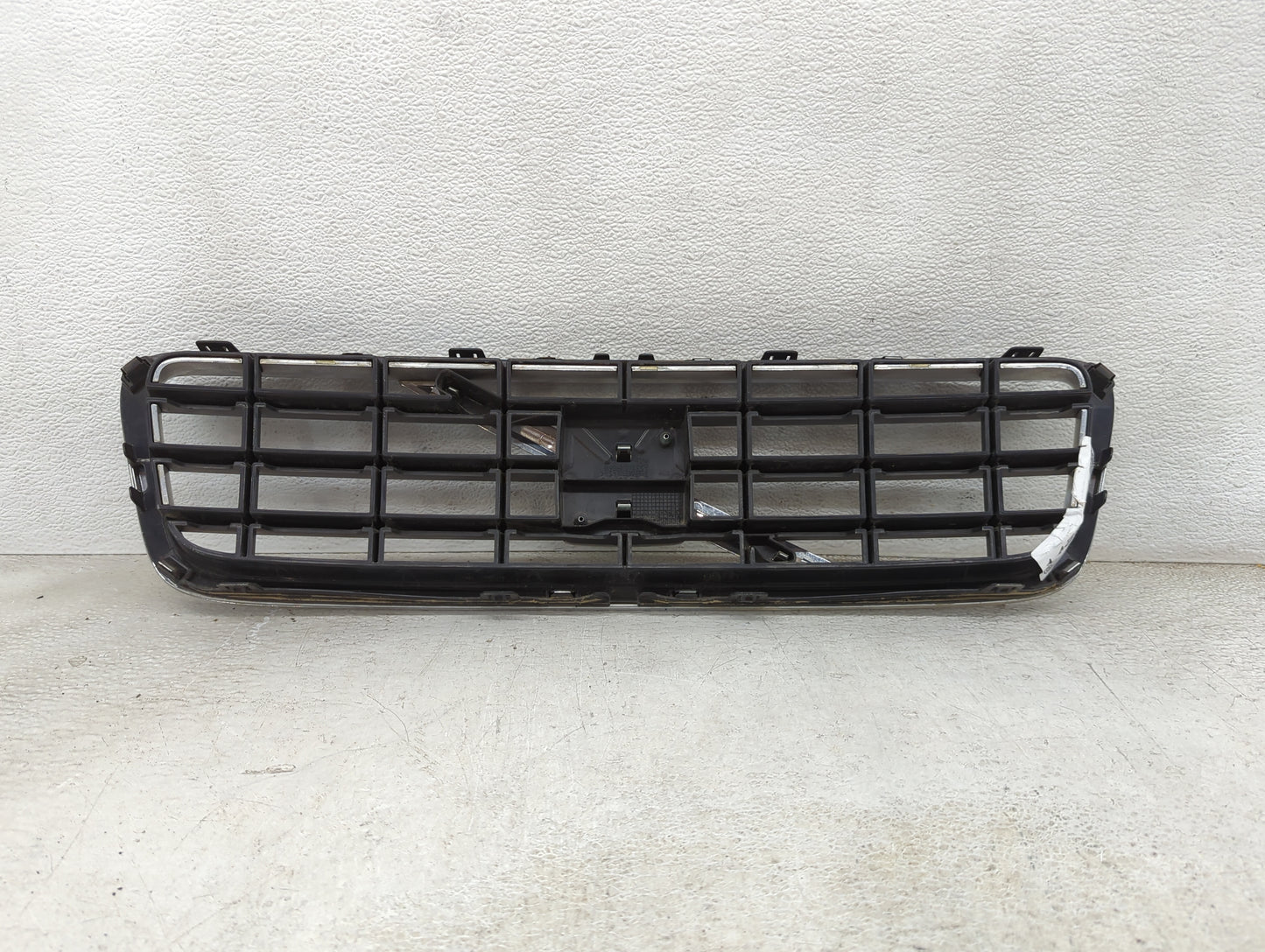 2007-2009 Volvo S60 Front Grille Bumper Not Included - Oemusedautoparts1.com