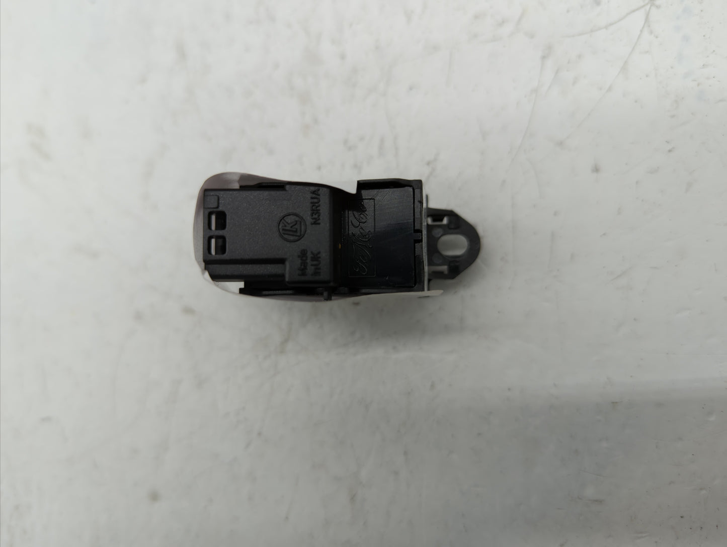 2009 Volvo V70 Master Power Window Switch Replacement Driver Side Left P/N:30773272 Fits OEM Used Auto Parts - Oemusedautopa