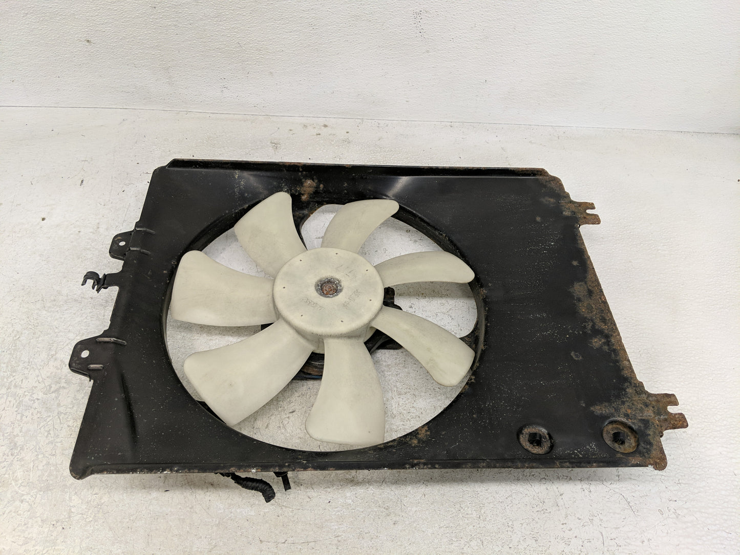 2010-2013 Acura Mdx Electric Radiator Cooling Fan Motor Assembly Fits Fits 2010 2011 2012 2013 OEM Used Auto Parts - Oemused