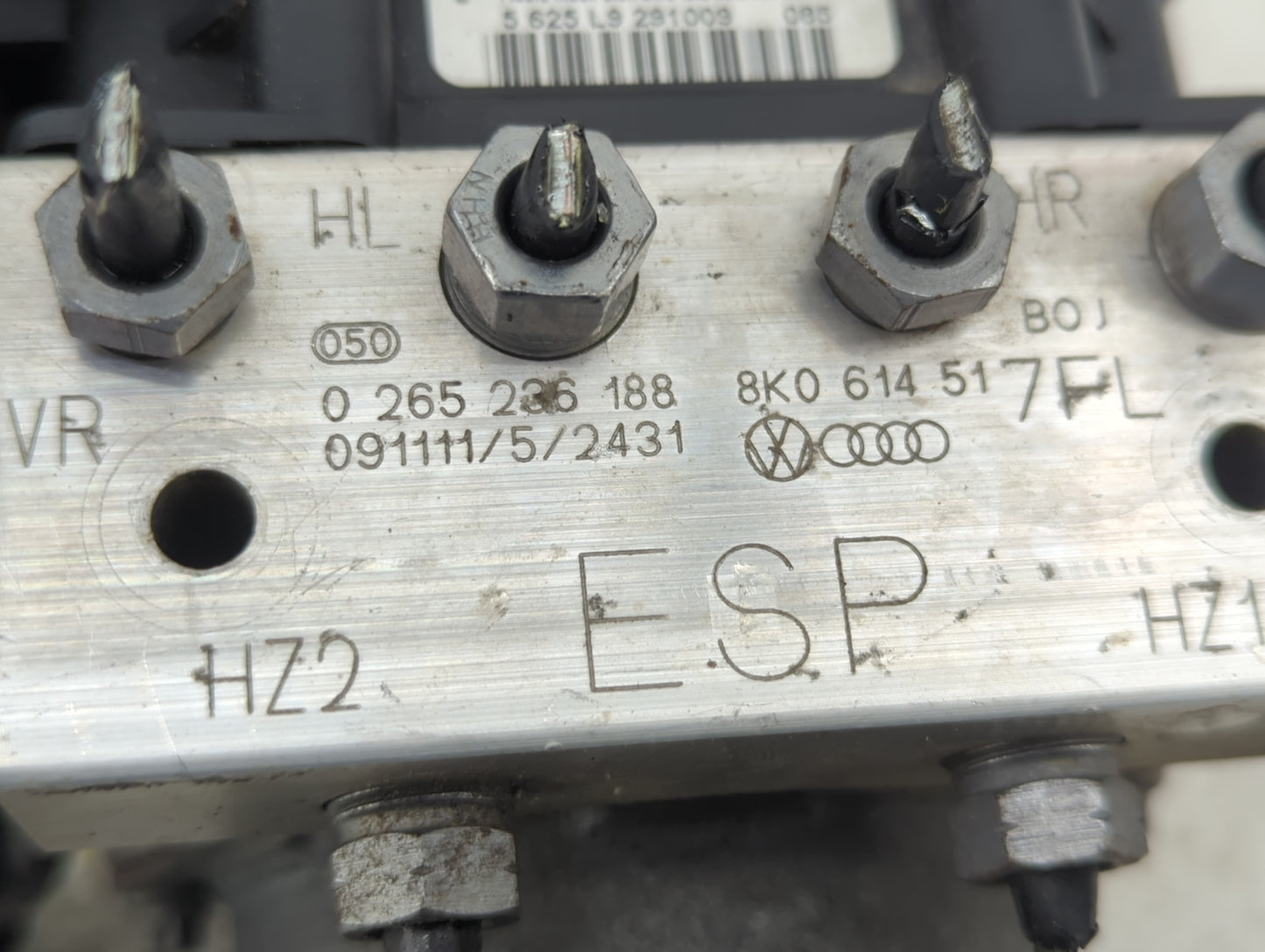 2009-2010 Audi A4 ABS Pump Control Module Replacement P/N:0 265 236 188 8K061451 Fits Fits 2009 2010 OEM Used Auto Parts - O