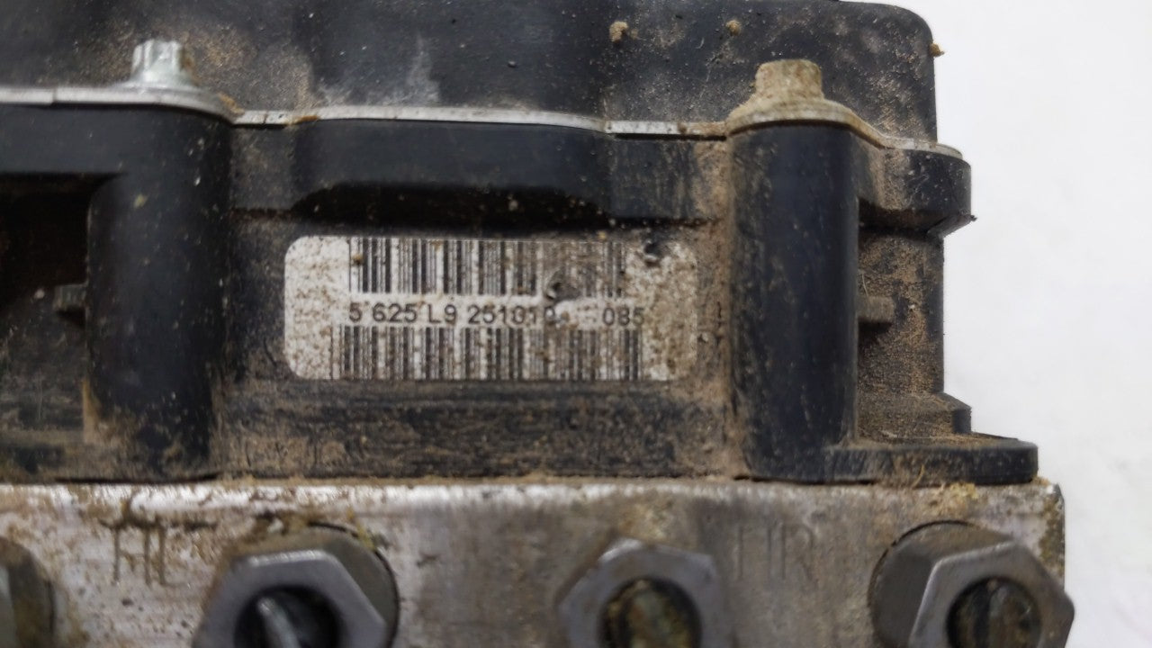 2010-2012 Audi A4 ABS Pump Control Module Replacement P/N:8K0 907 379 BH 8K0 907 379 BT, 8K0 614 517 CT Fits Fits 2010 2011