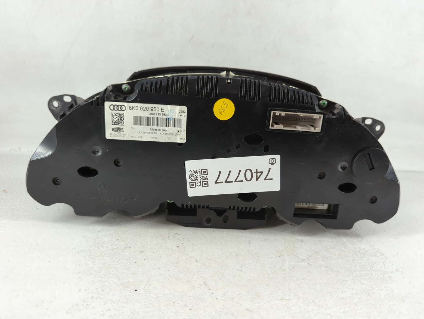 2010-2012 Audi A4 Instrument Cluster Speedometer Gauges P/N:8K0 920 950 E Fits Fits 2010 2011 2012 OEM Used Auto Parts - Oem