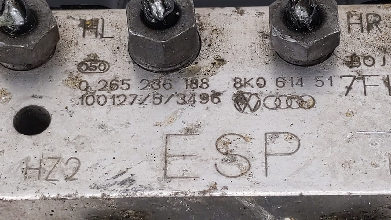 2009-2010 Audi A4 Quattro ABS Pump Control Module Replacement P/N:8K0 614 517 FK 8K0 614 517FL, 8K0 907 379 CA Fits Fits 200