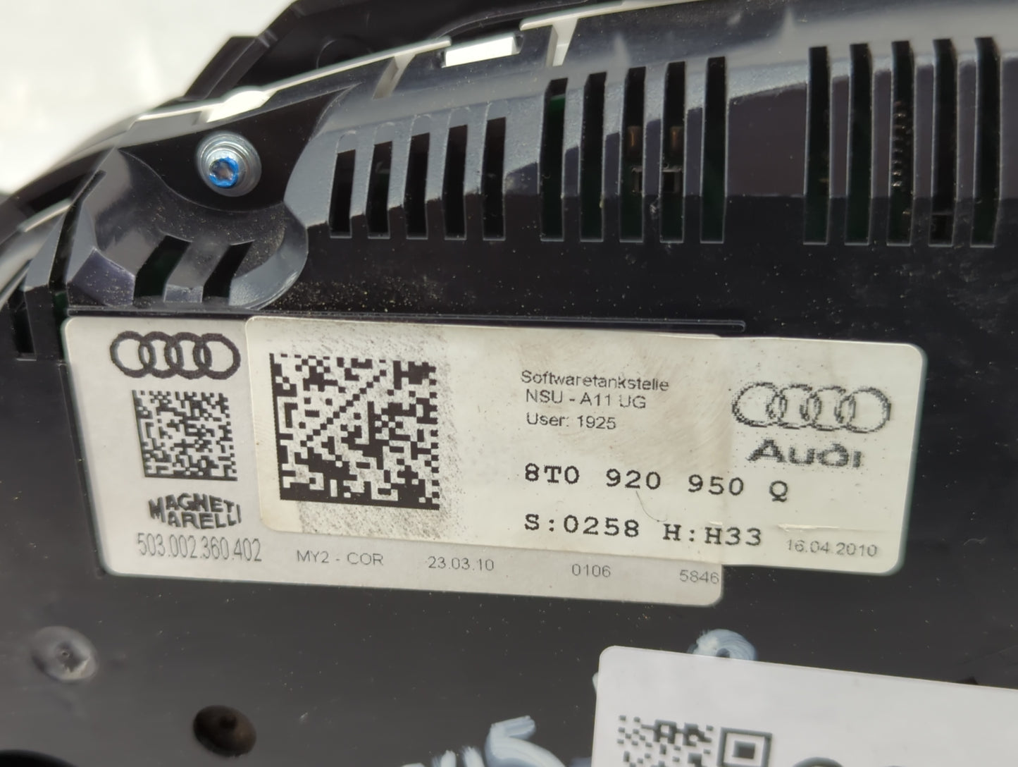 2010-2012 Audi A5 Instrument Cluster Speedometer Gauges P/N:8T0920950Q 503002360402 Miles:73K Fits Fits 2010 2011 2012 OEM U