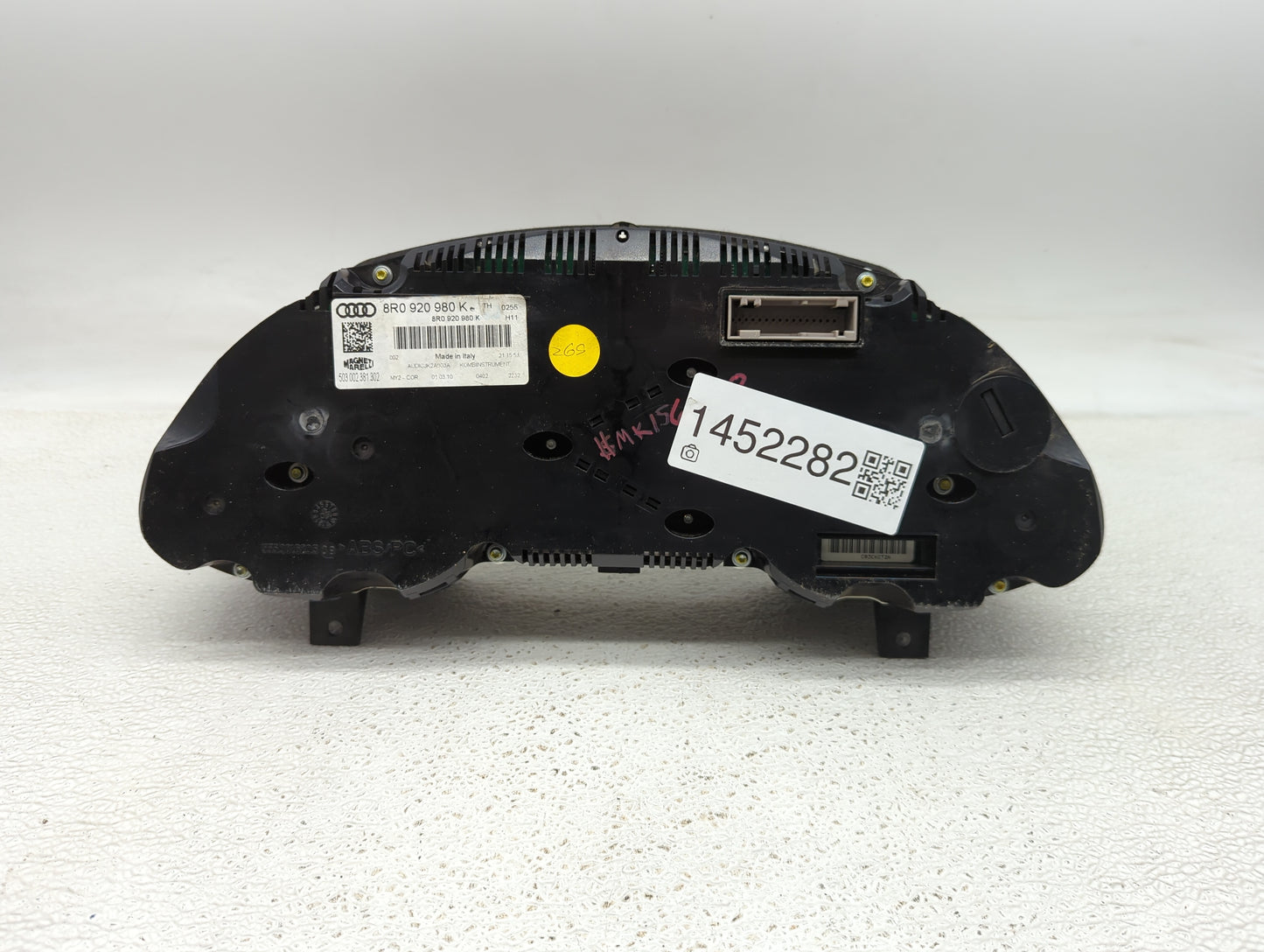 2009-2010 Audi Q5 Instrument Cluster Speedometer Gauges P/N:8R0920980K 503002381302 Fits Fits 2009 2010 OEM Used Auto Parts