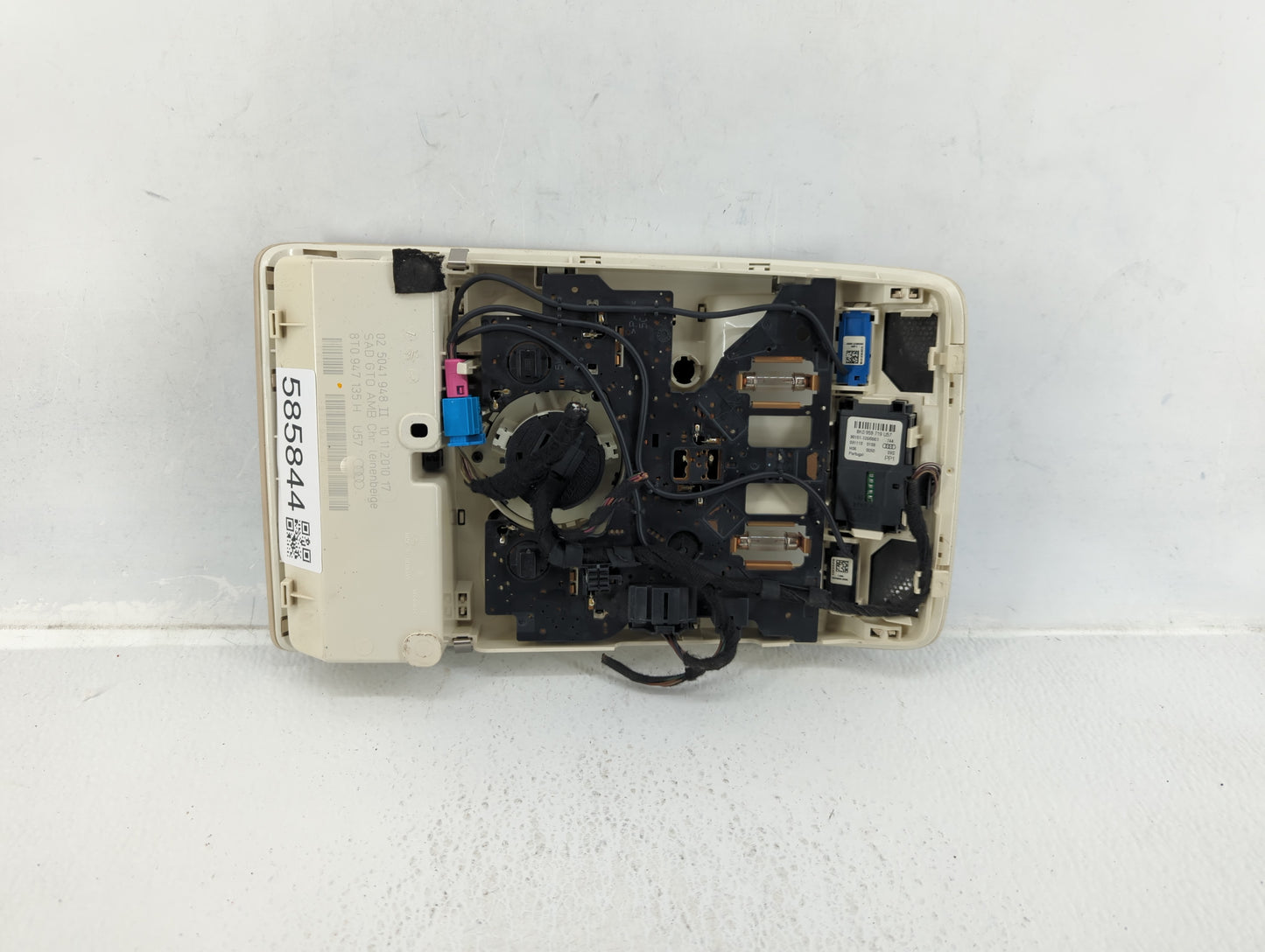 2010 Audi Q5 Overhead Roof Console - Oemusedautoparts1.com