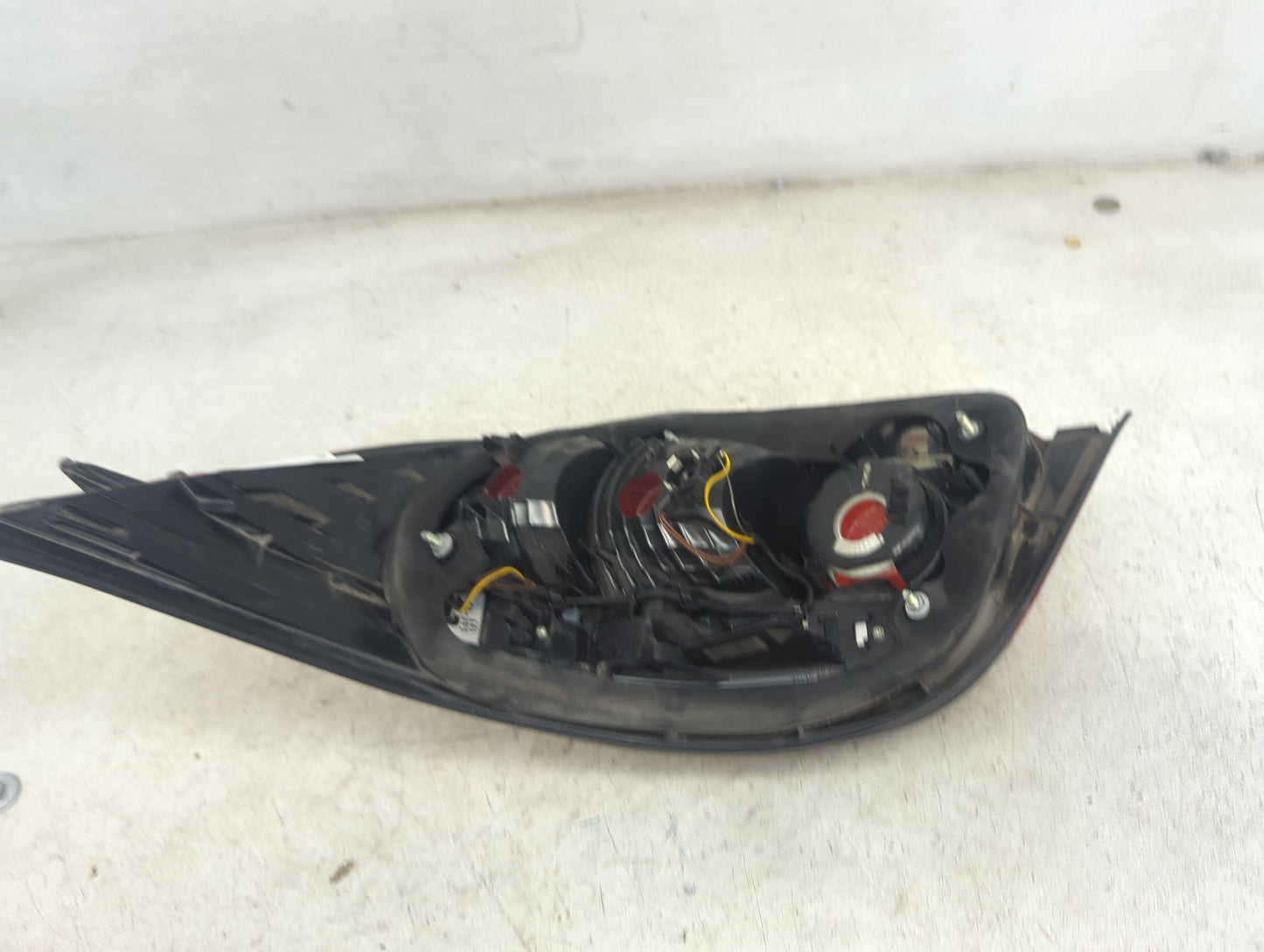 2008-2010 Bmw 528i Tail Light Assembly Driver Left OEM P/N:63217180515 2VP009425-037 Fits Fits 2008 2009 2010 OEM Used Auto