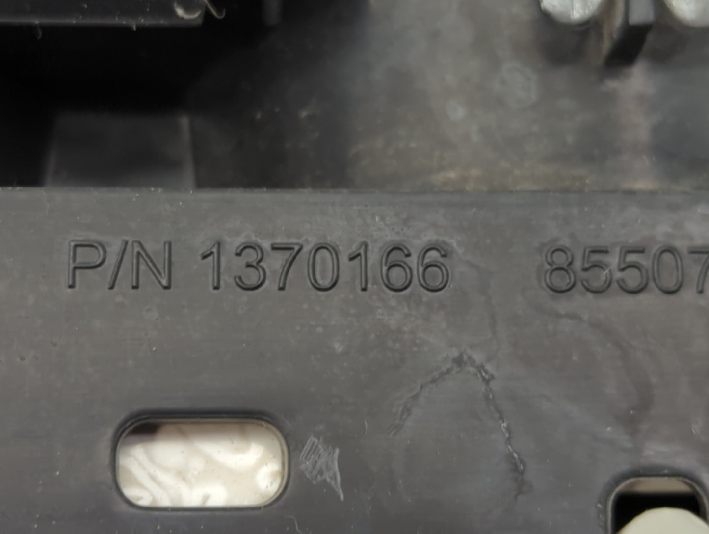 2008-2012 Buick Enclave Instrument Cluster Speedometer Gauges P/N:1370166 Fits Fits 2008 2009 2010 2011 2012 OEM Used Auto P
