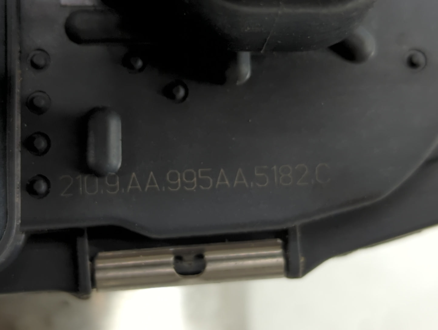 2008-2011 Buick Enclave Throttle Body P/N:591HB 995AA Fits Fits 2007 2008 2009 2010 2011 OEM Used Auto Parts - Oemusedautopa