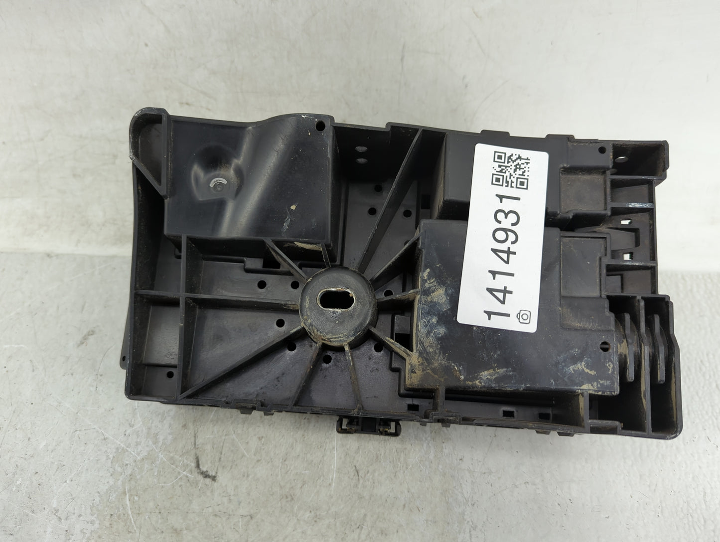 2010 Buick Lacrosse Fusebox Fuse Box Panel Relay Module P/N:20831466 03 Fits OEM Used Auto Parts - Oemusedautoparts1.com